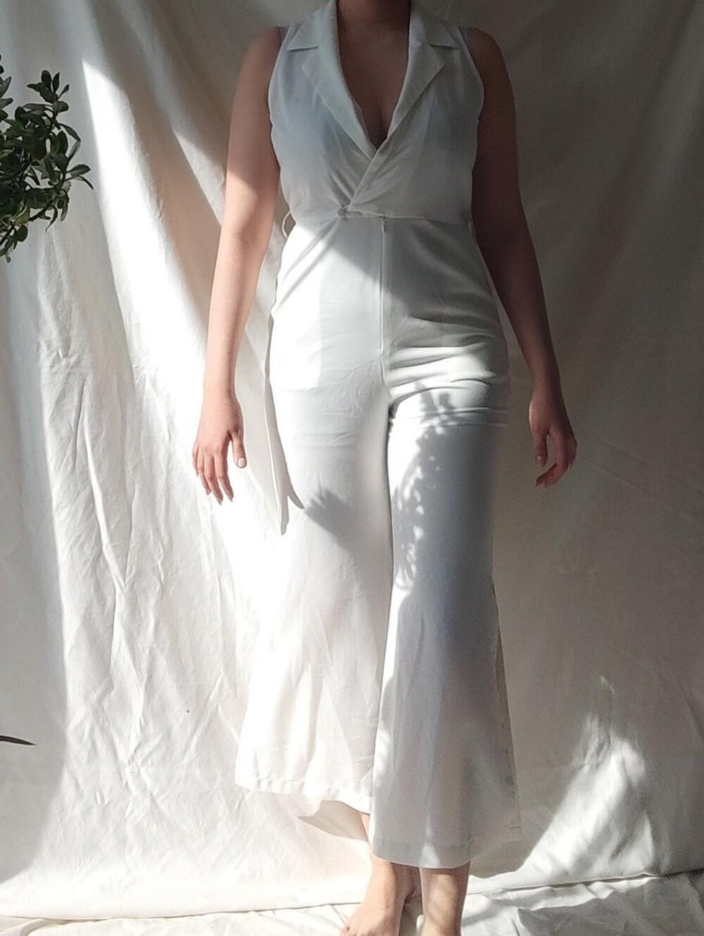 Les Collections MLLE EARTH White Sleveless Collared Silk Jumpsuit
